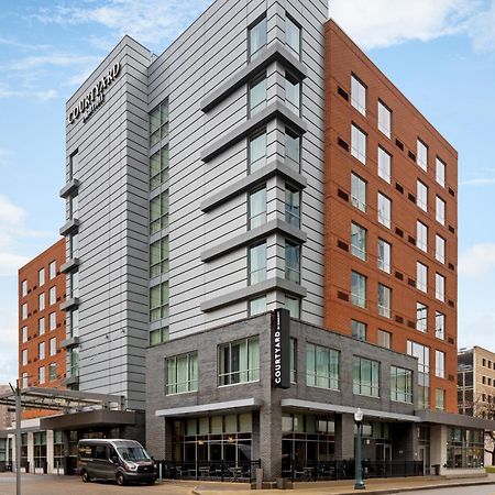Courtyard Cleveland University Circle Екстер'єр фото